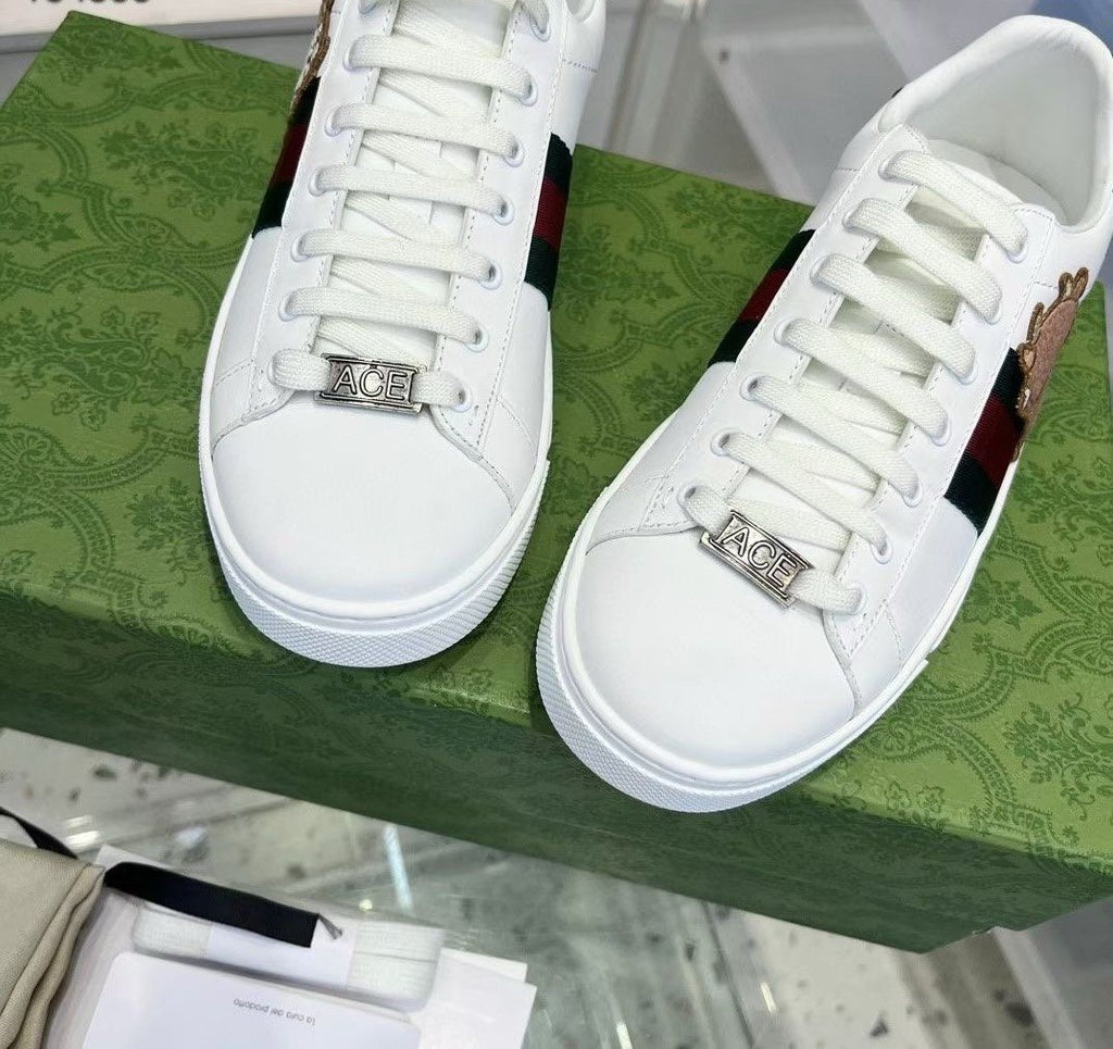 Gucci Green and Red Stripe Low-Top Sneakers — front