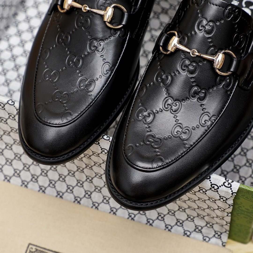 Gucci Black Horsebit Loafers — detail