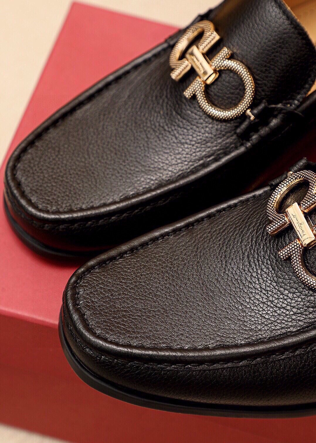 Ferragamo Black Textured Buckle Loafers — detail