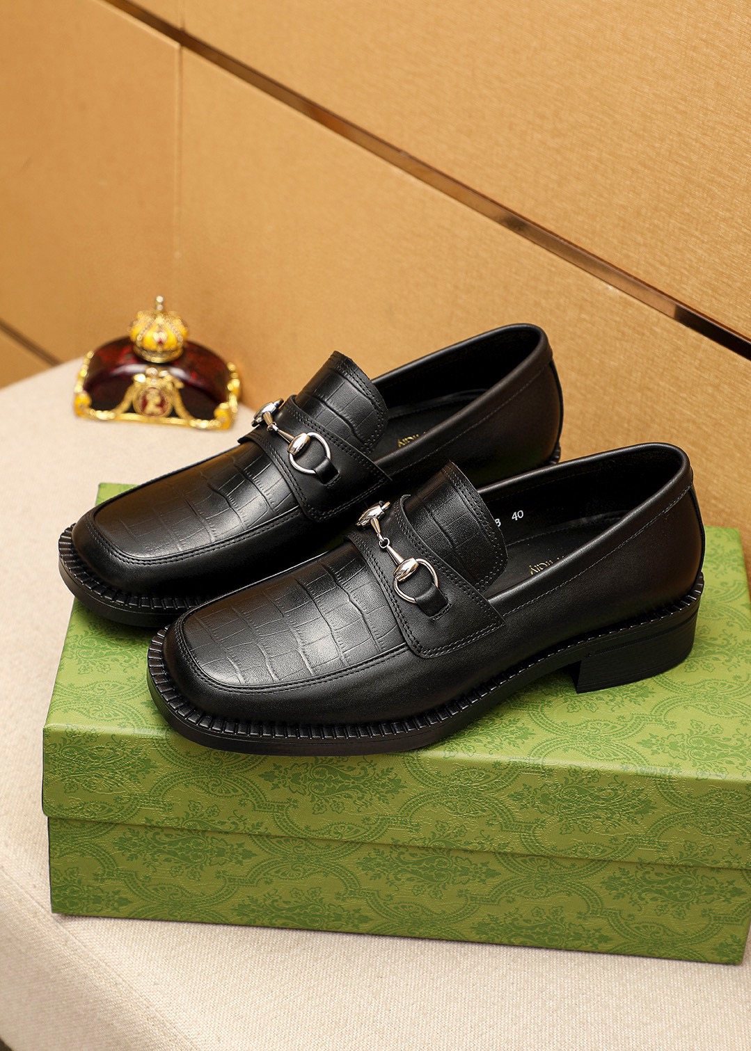 GUCCI Black Leather Bit Loafers — front