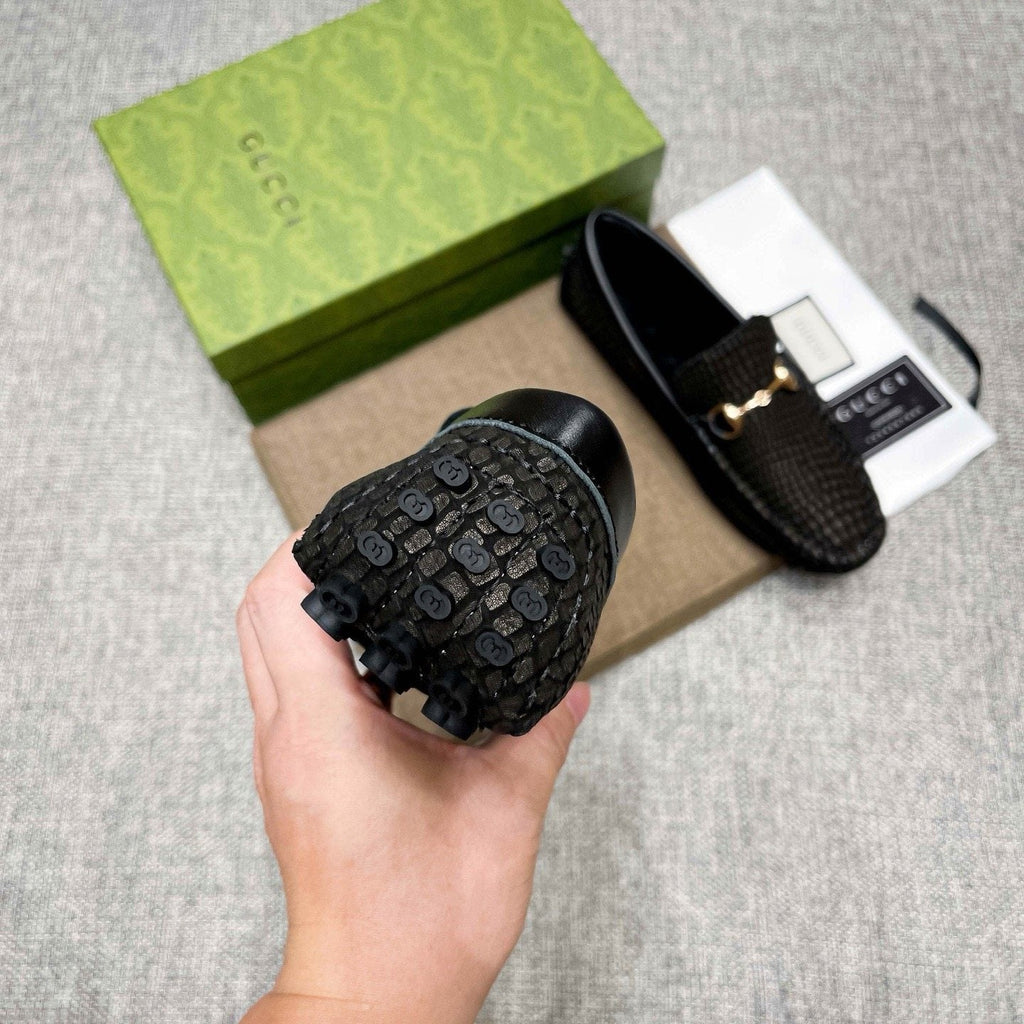微商相册测试鞋子-Gucci Black Textured Horsebit-Style Loafers — model