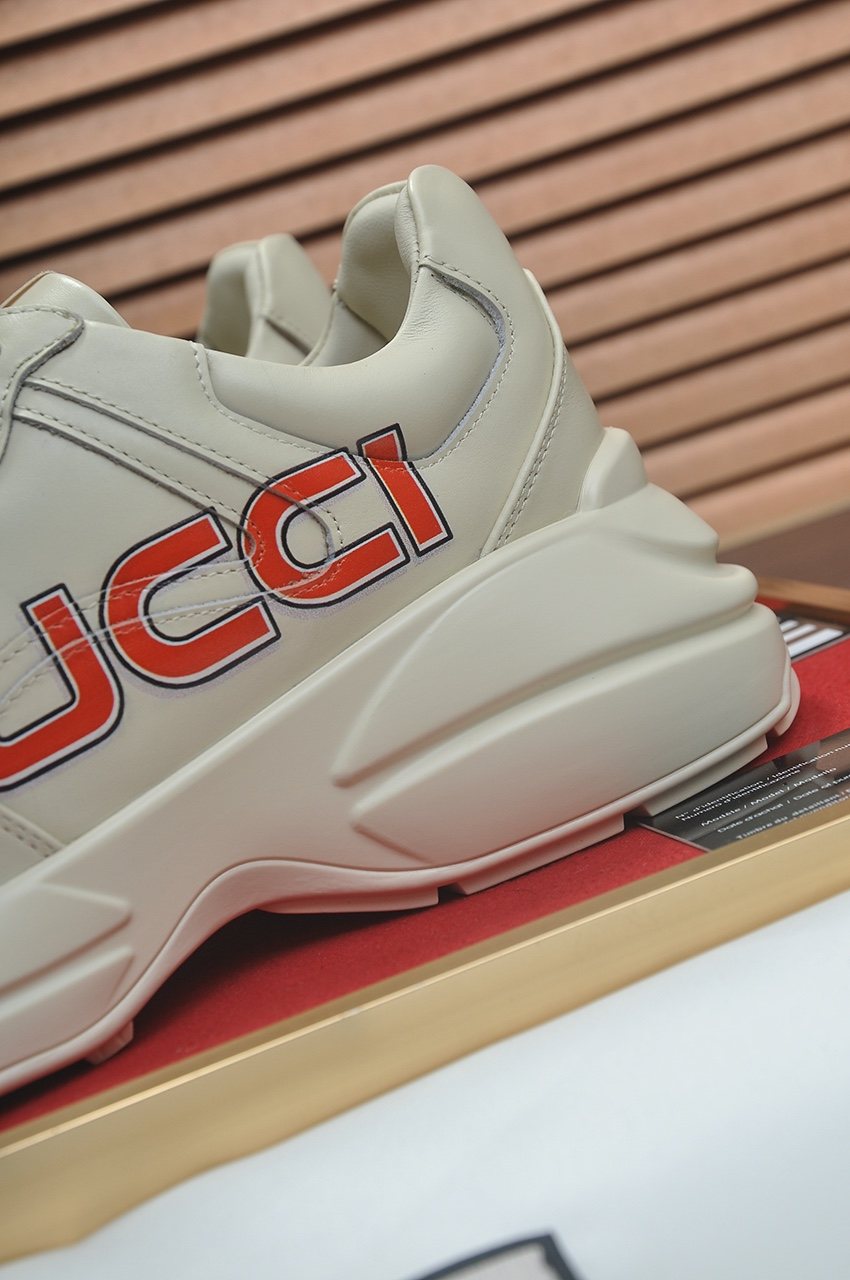Gucci Ivory White Red Logo Sneakers — detail