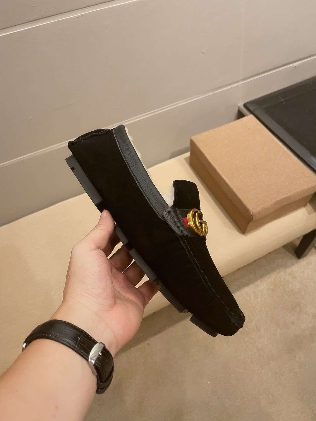 微商相册测试鞋子-Gucci Black Stripe Plush-Lined Loafers — side