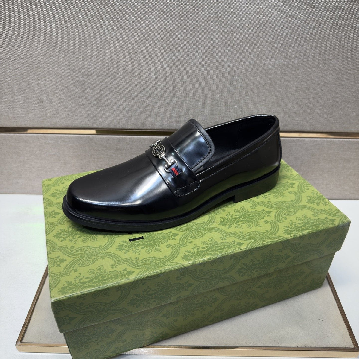 Gucci Black Metal-Hardware Loafers — front