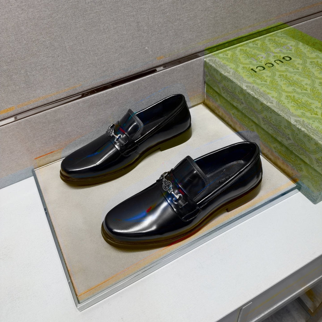 Gucci Black Metal-Hardware Loafers — front