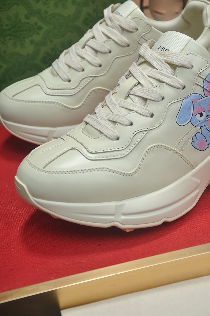 Gucci Cream Graphic Sneakers — model