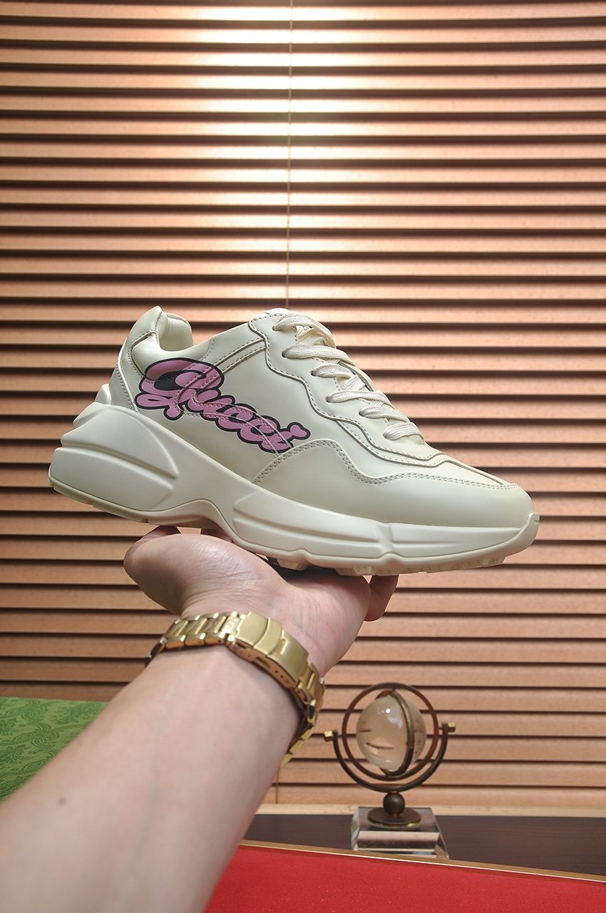 Gucci Cream Graphic Sneakers — model