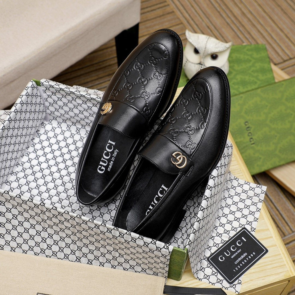 Gucci Black Embossed Hardware Loafers — front