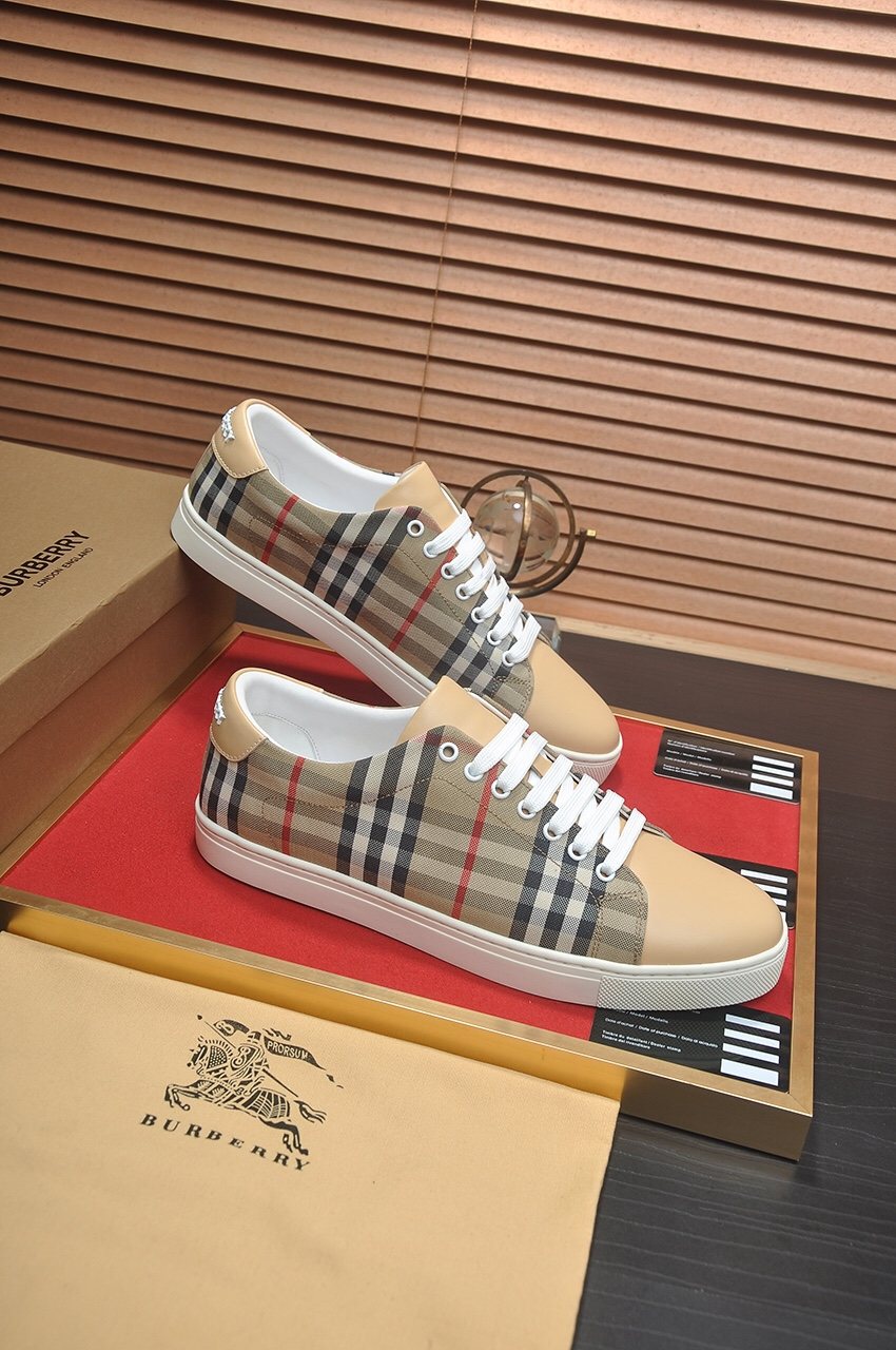 Burberry Beige Plaid Low-Top Sneakers — front