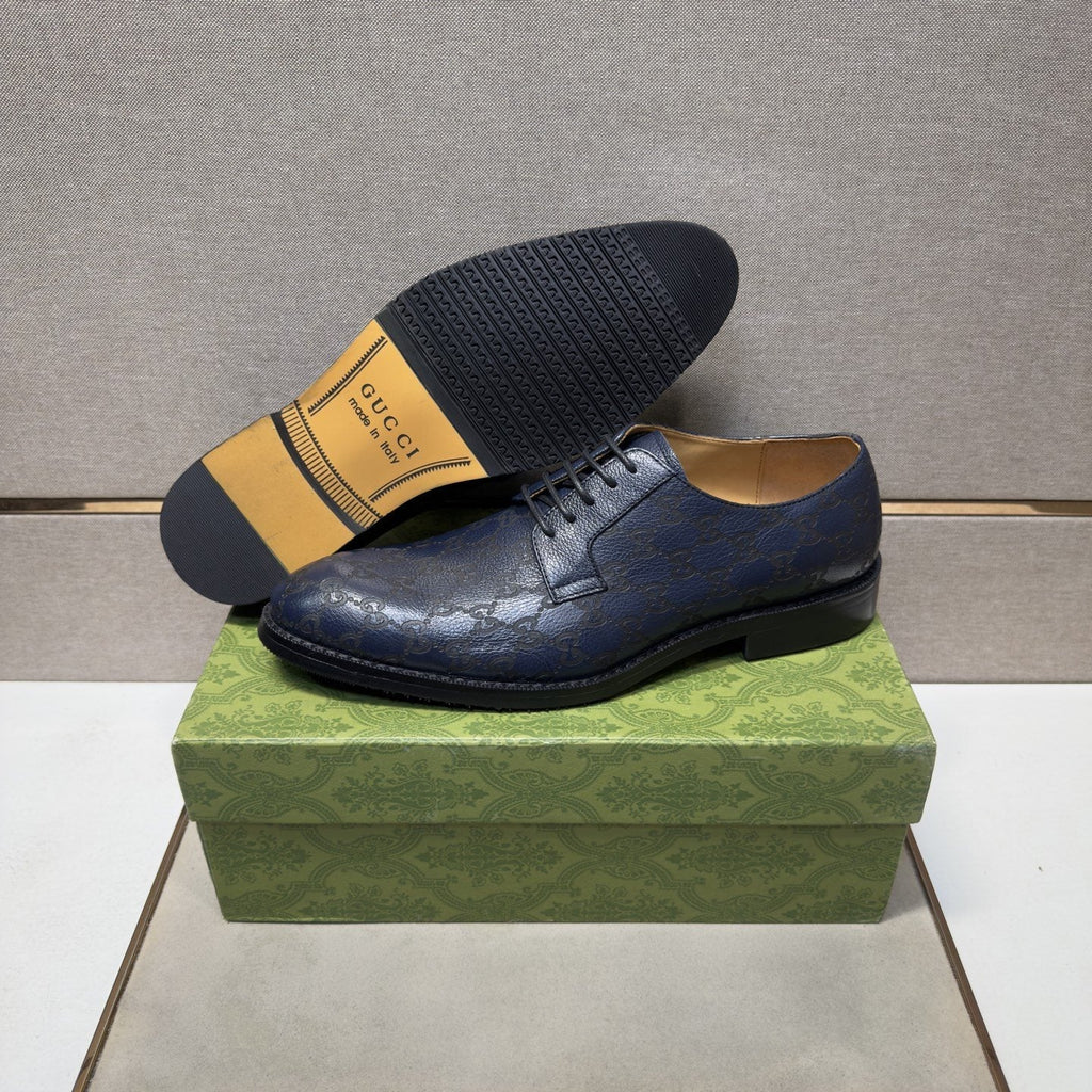 Gucci Navy Lace-Up Shoes — detail