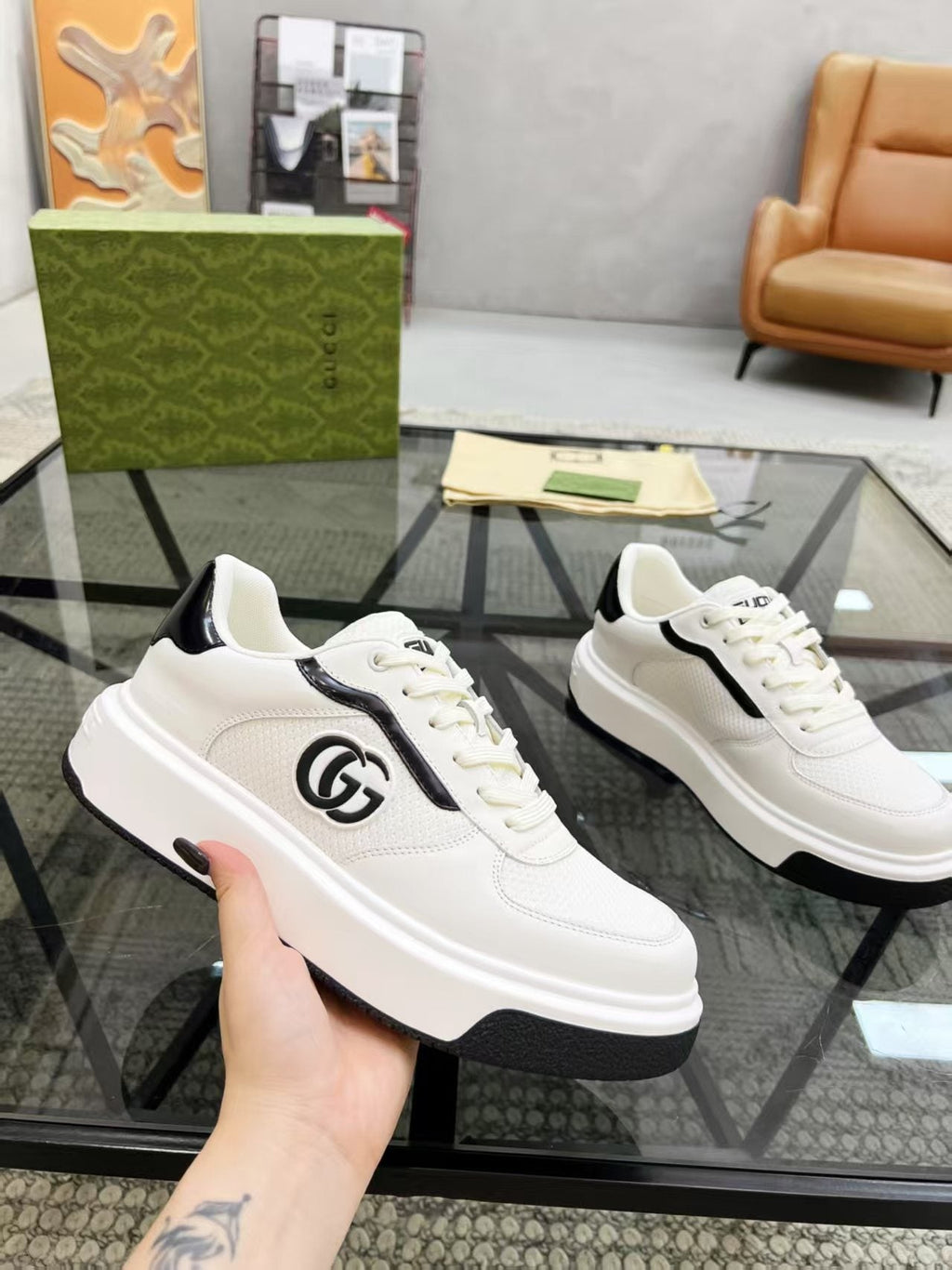 GUCCI White and Black Low-Top Sneakers — model