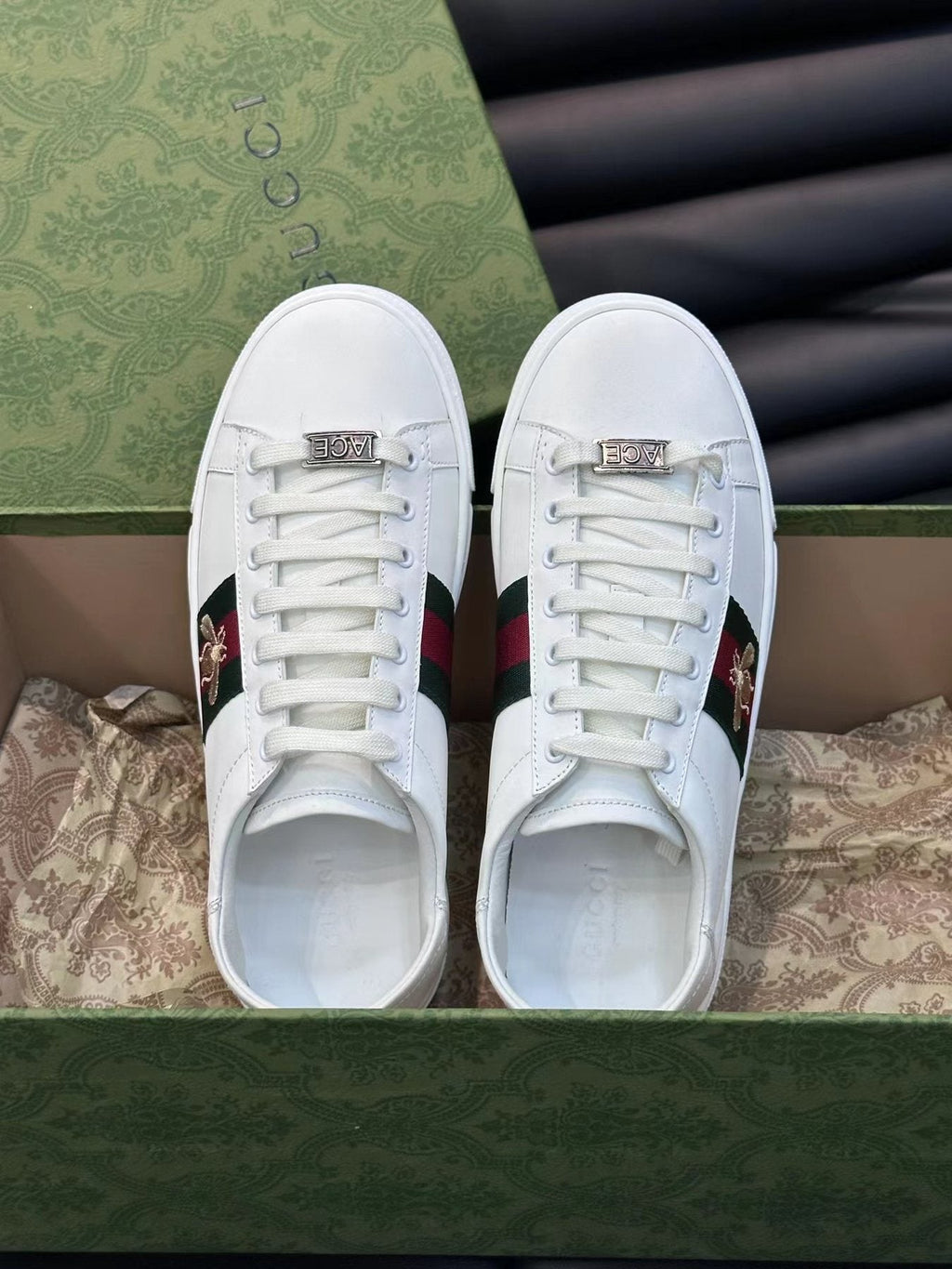 Gucci White Stripe Bee Low-Top Sneakers — front