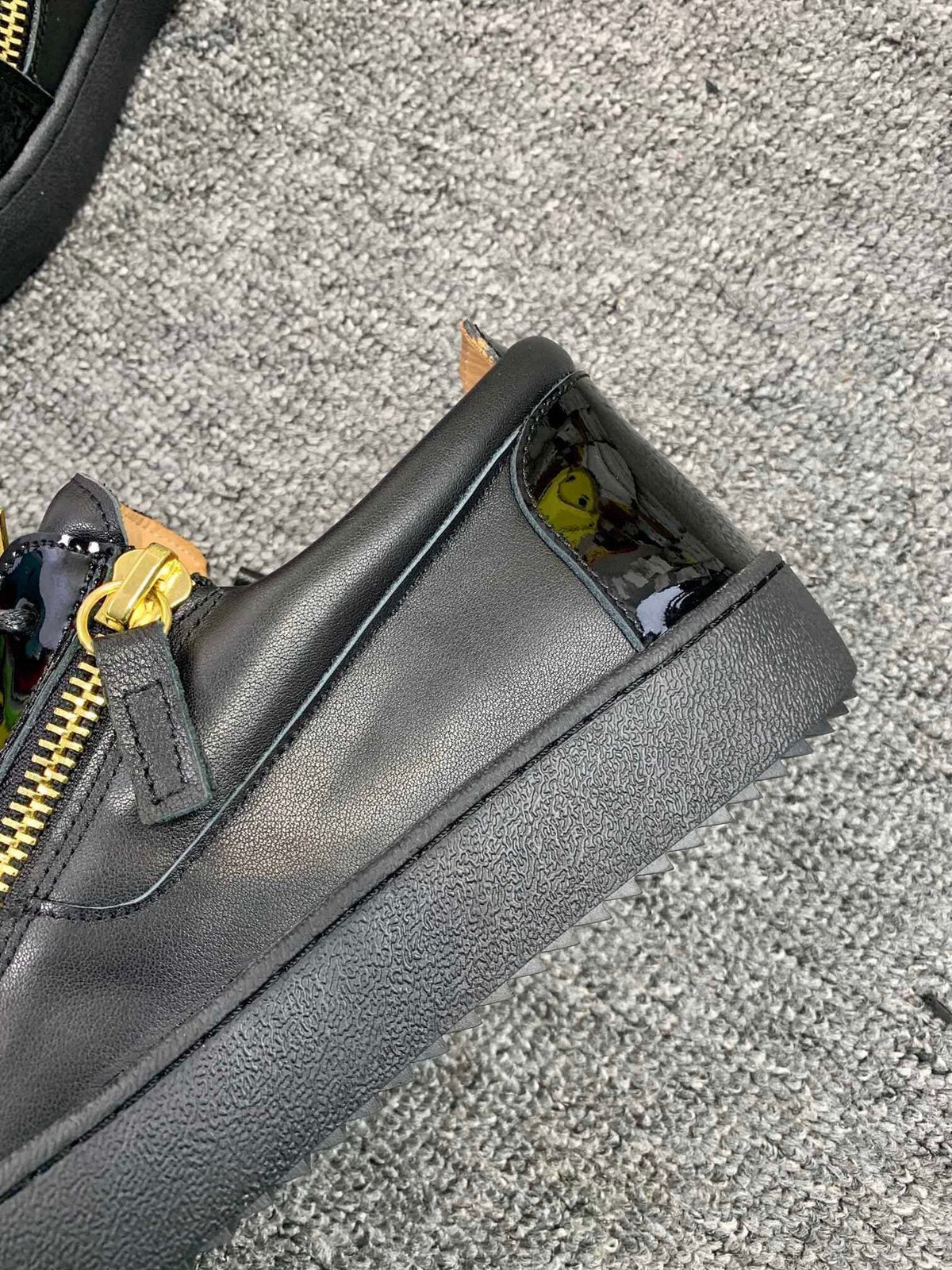 Giuseppe Zanotti Black Gold-Zip Low-Top Sneakers — detail