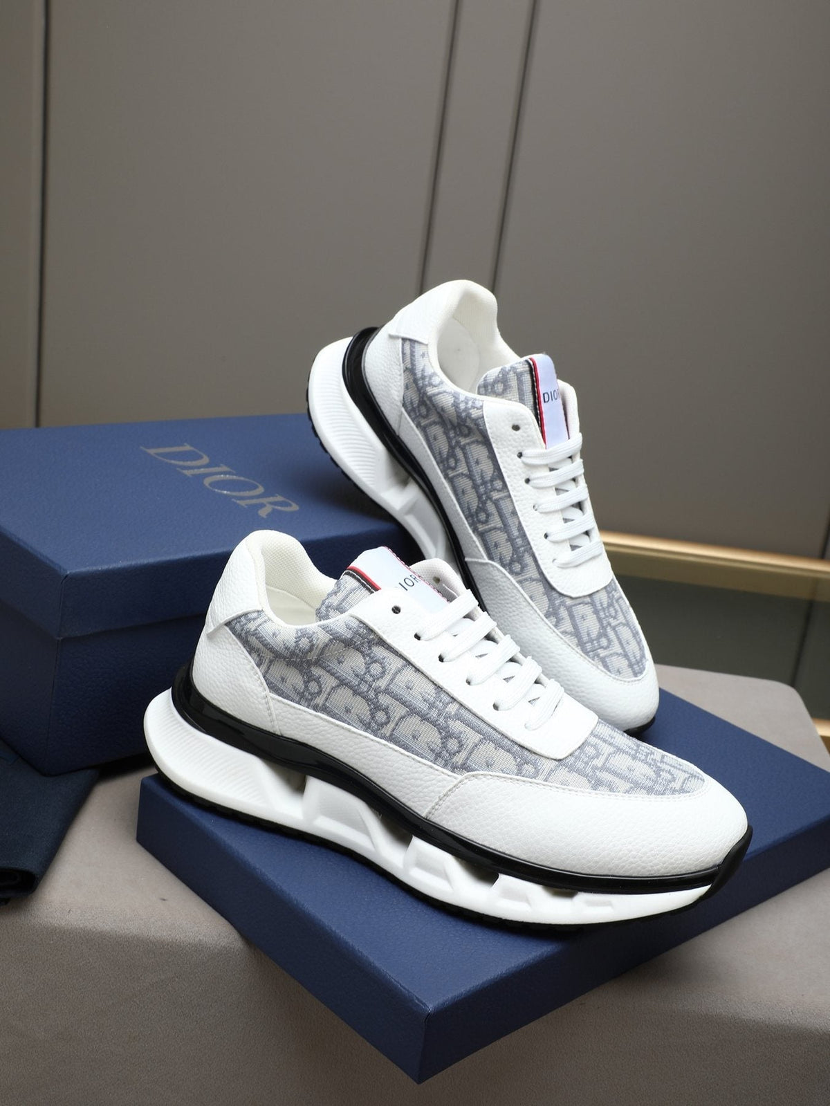 Dior Oblique Low-Top Sneakers — front