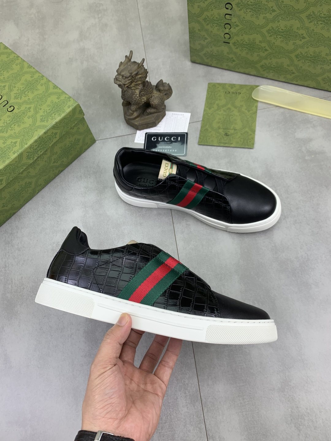 微商相册测试鞋子-Gucci Green-Red Stripe Slip-On Sneakers — side