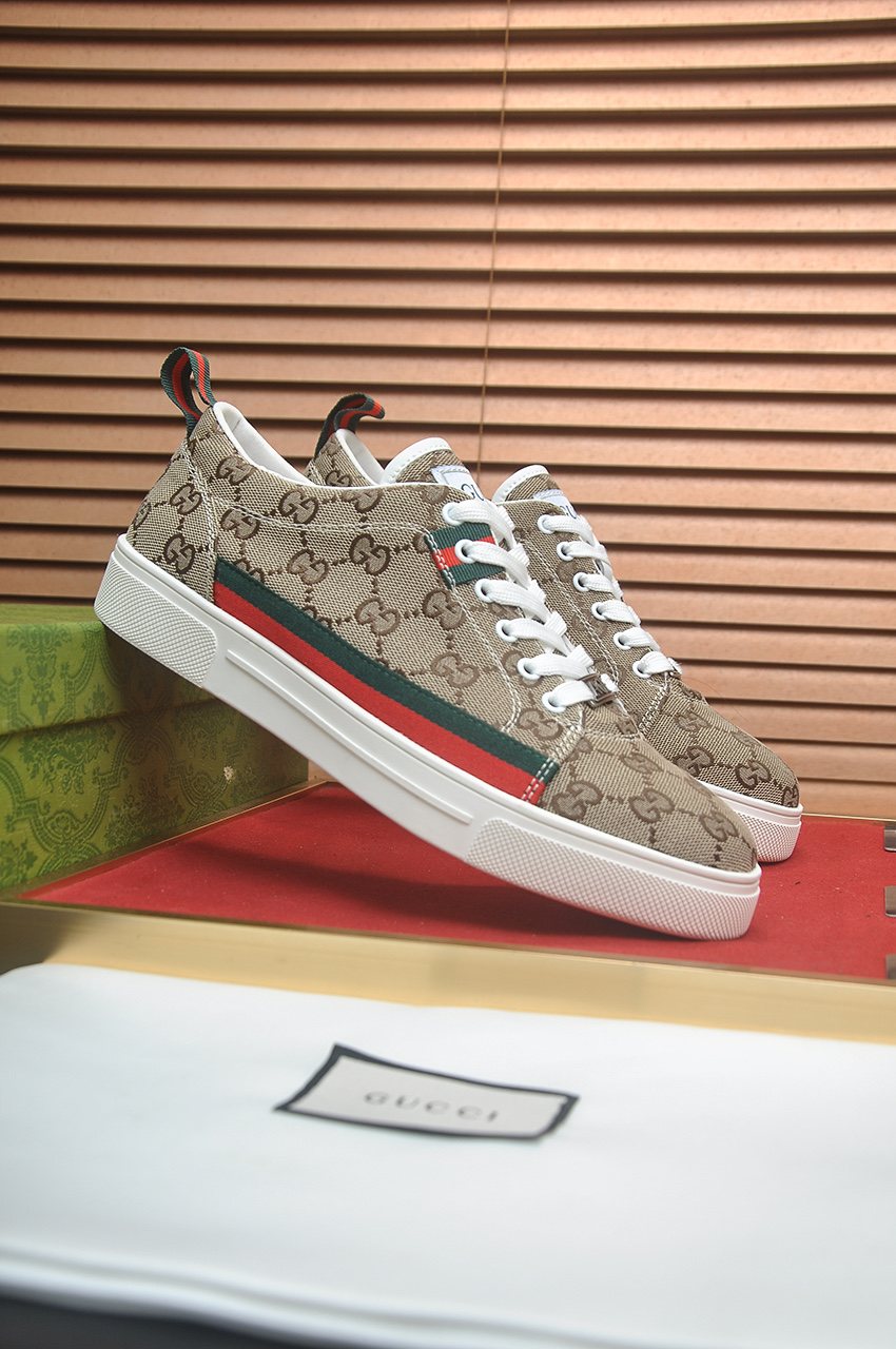 Gucci Stripe Low-Top Sneakers — side