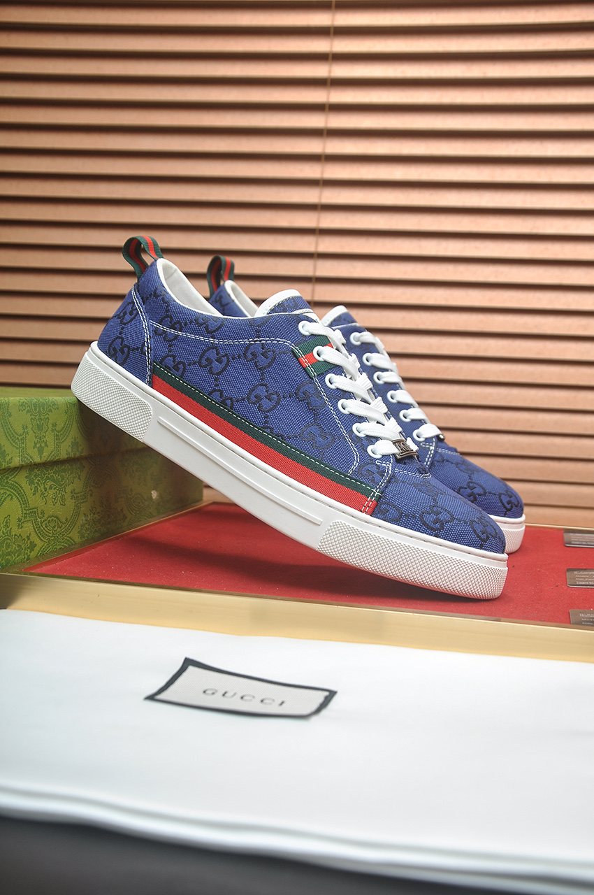 Gucci Stripe Low-Top Sneakers — front
