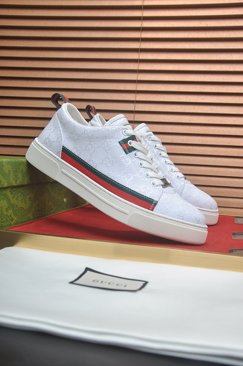 Gucci Stripe Low-Top Sneakers — front