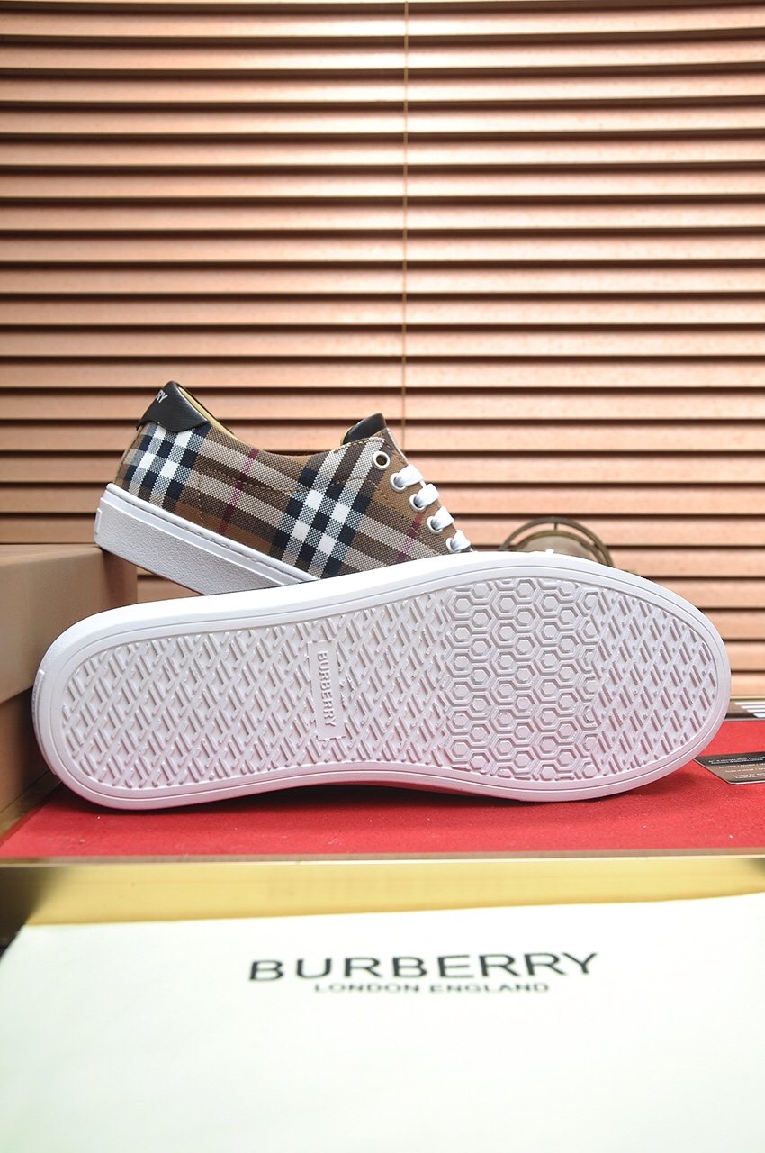 Burberry Beige Plaid Low-Top Sneakers — detail