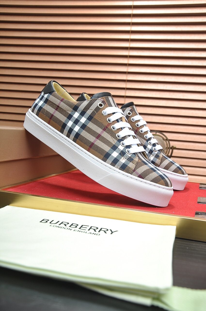 Burberry Beige Plaid Low-Top Sneakers — front