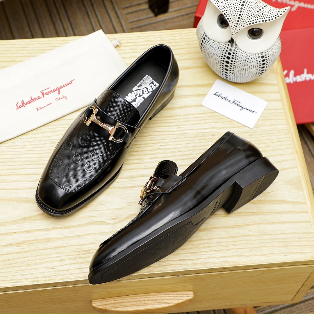 Ferragamo Black Bit Loafers — front
