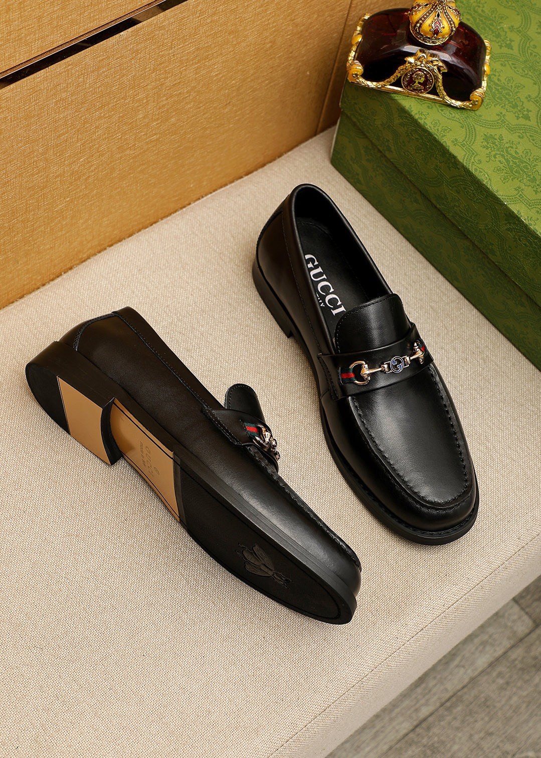 Gucci Black Metal Hardware Loafers — front