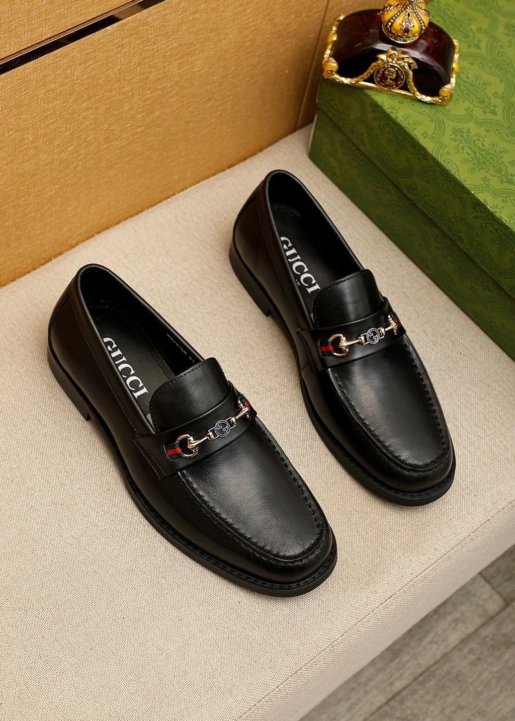 Gucci Black Metal Hardware Loafers — front