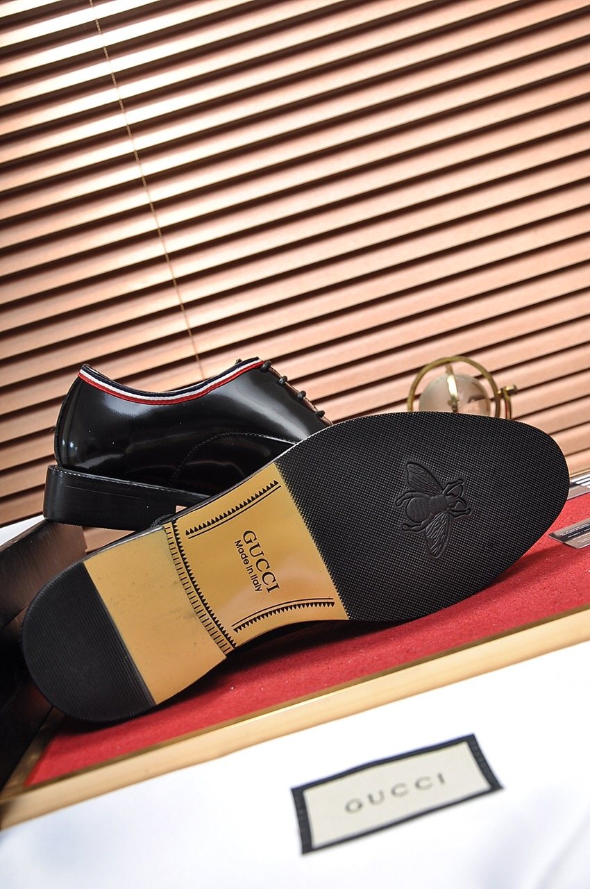 Gucci Polished Lace-Up Dress Shoes — back