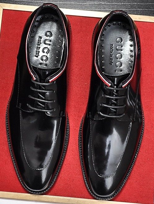 Gucci Polished Lace-Up Dress Shoes — hero