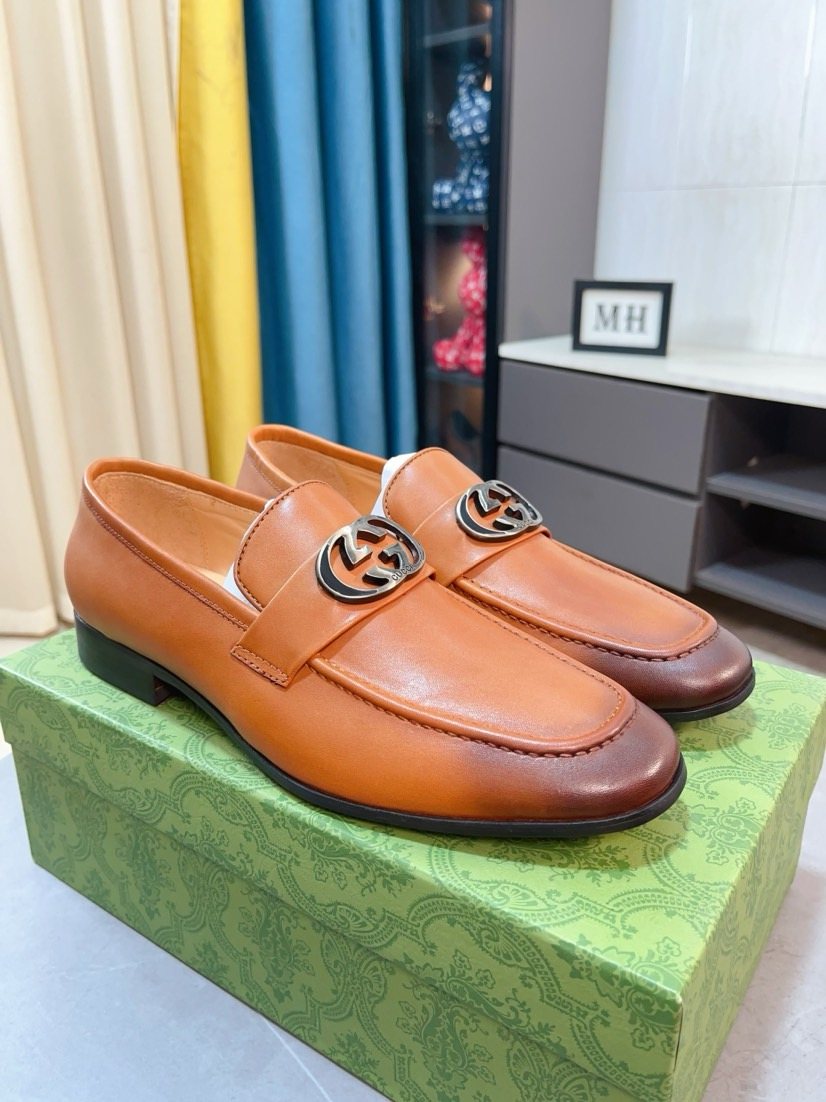 Gucci Metal-Accent Loafers — front