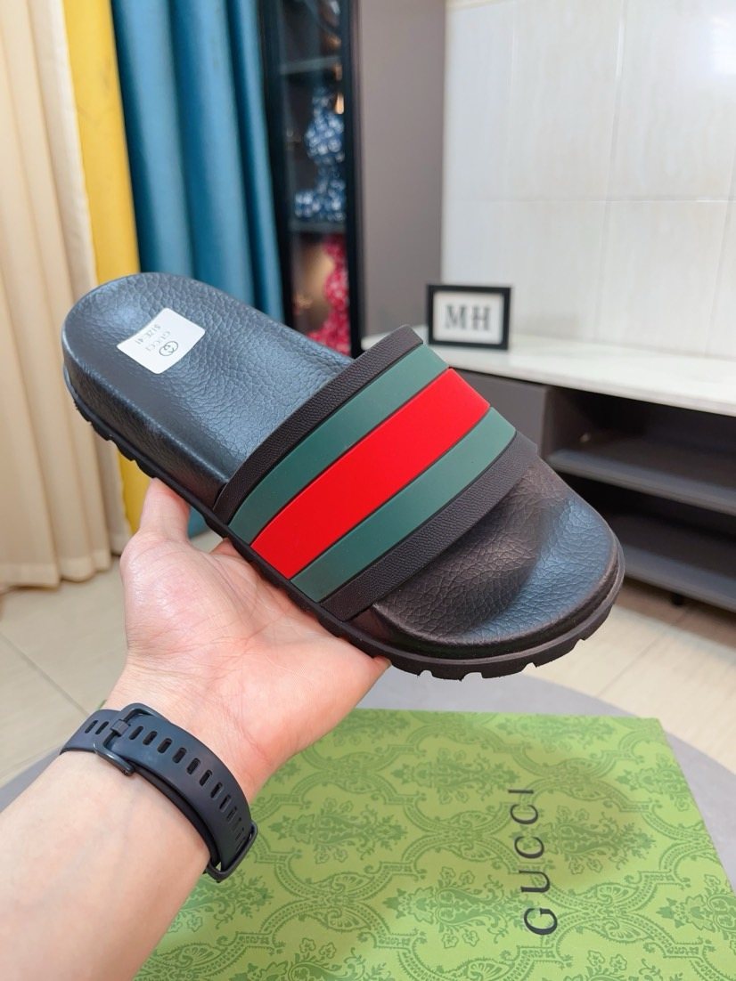 Gucci Green and Red Stripe Slide Sandals — model