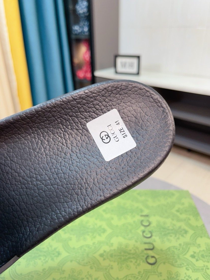 Gucci Green and Red Stripe Slide Sandals — detail