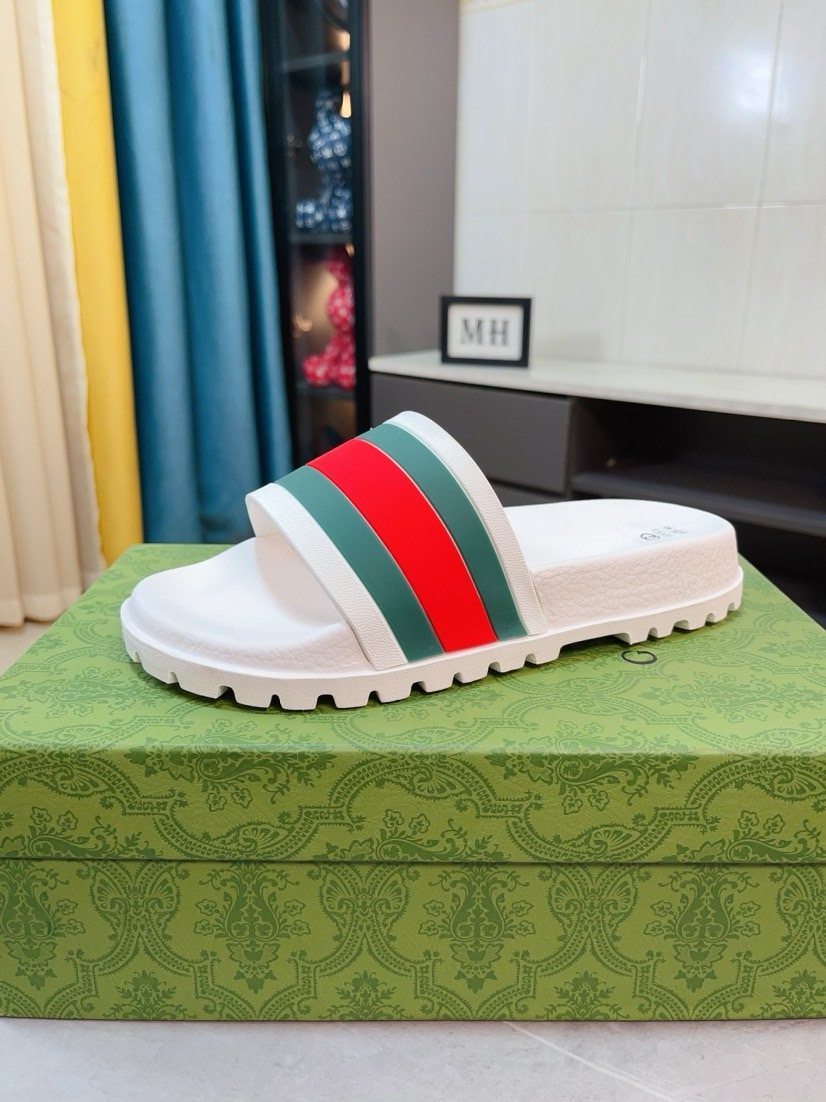 Gucci Green and Red Stripe Slide Sandals — model