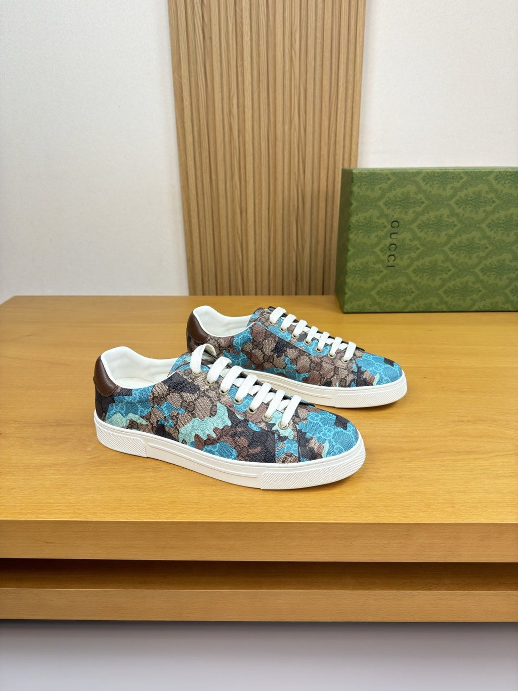Gucci Turquoise Patterned Low-Top Sneakers — front