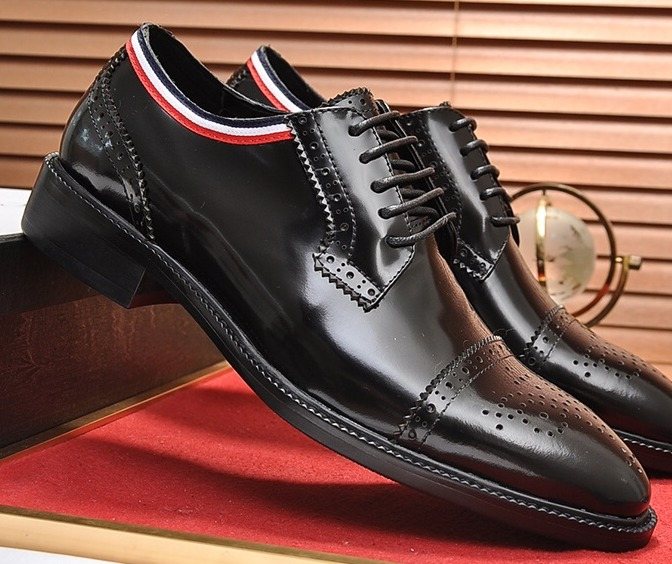 Gucci Black Burgundy Trim Lace-Up Dress Shoes — hero