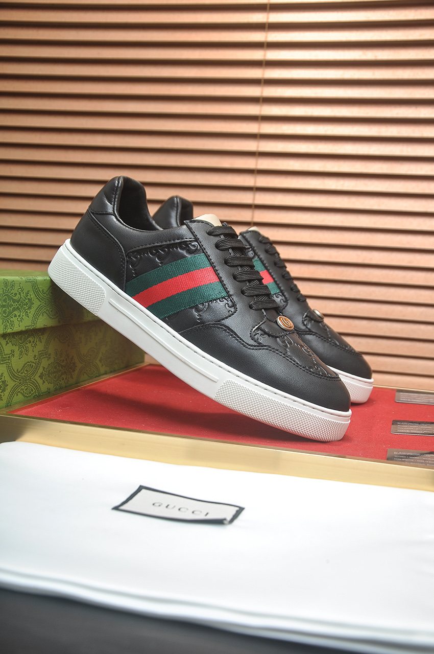 Gucci Green-Red Stripe Low-Top Sneakers — front