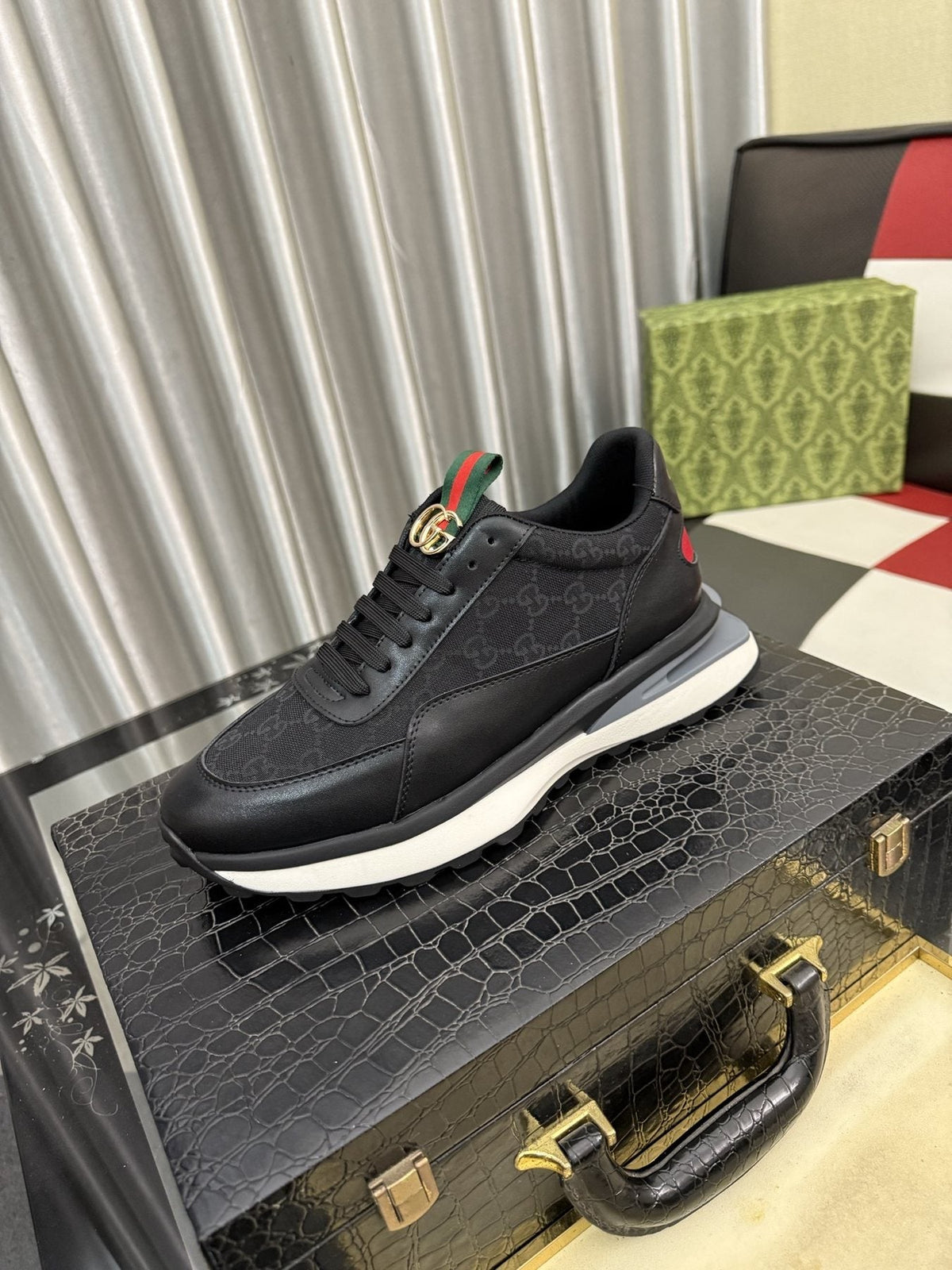 Gucci Patterned Panel Low-Top Sneakers — front