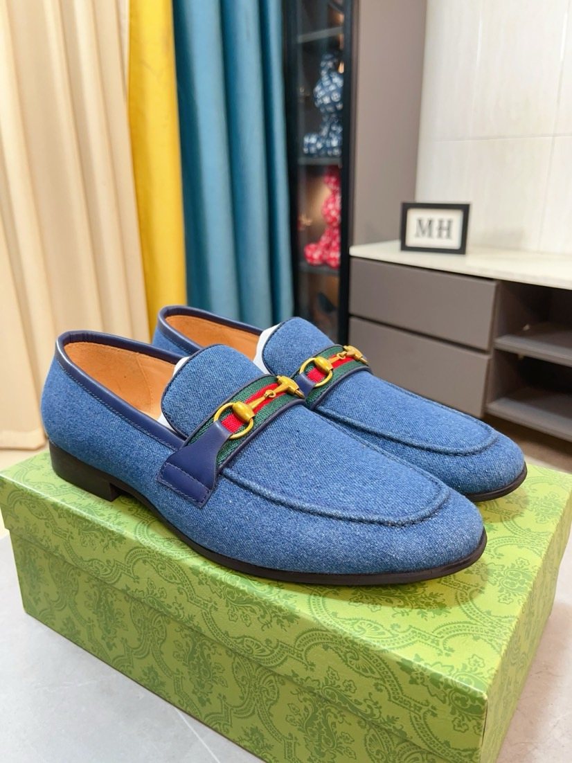 Gucci Horsebit Detail Loafers — front
