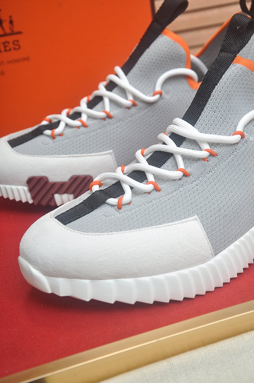 Hermès Light Gray Low-Top Sneakers — detail