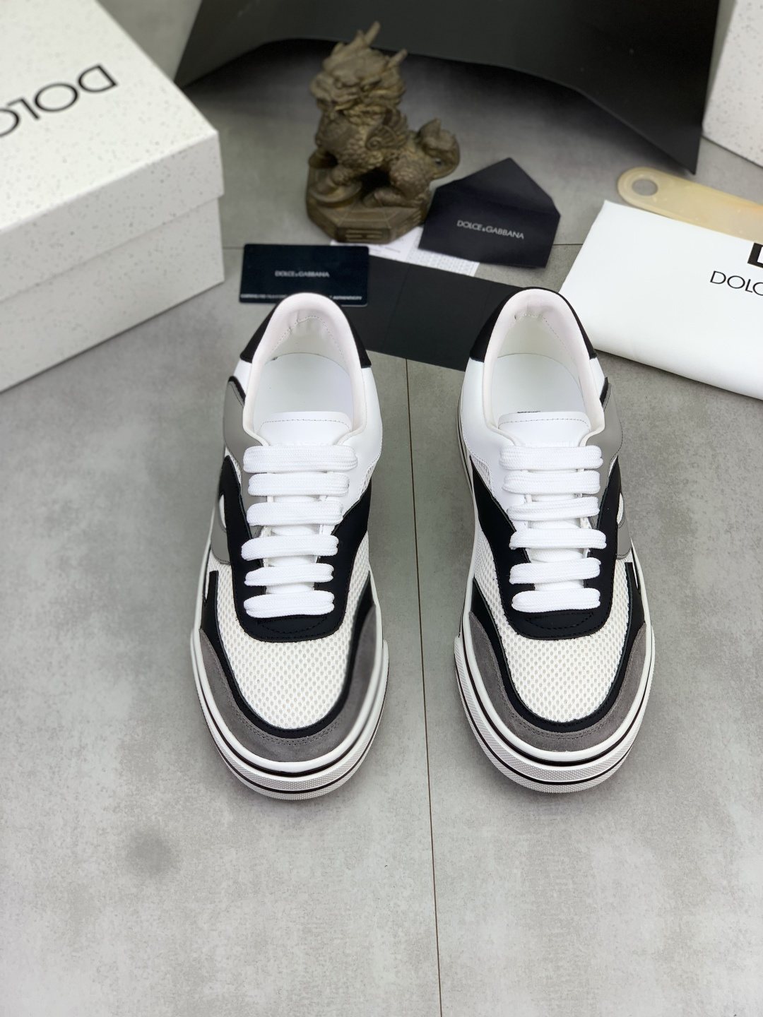 微商相册测试鞋子-Dolce & Gabbana Patterned Low-Top Sneakers — front