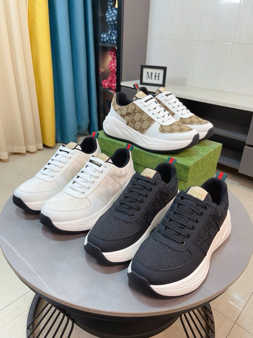Gucci Patterned Lace-Up Low-Top Sneakers — front