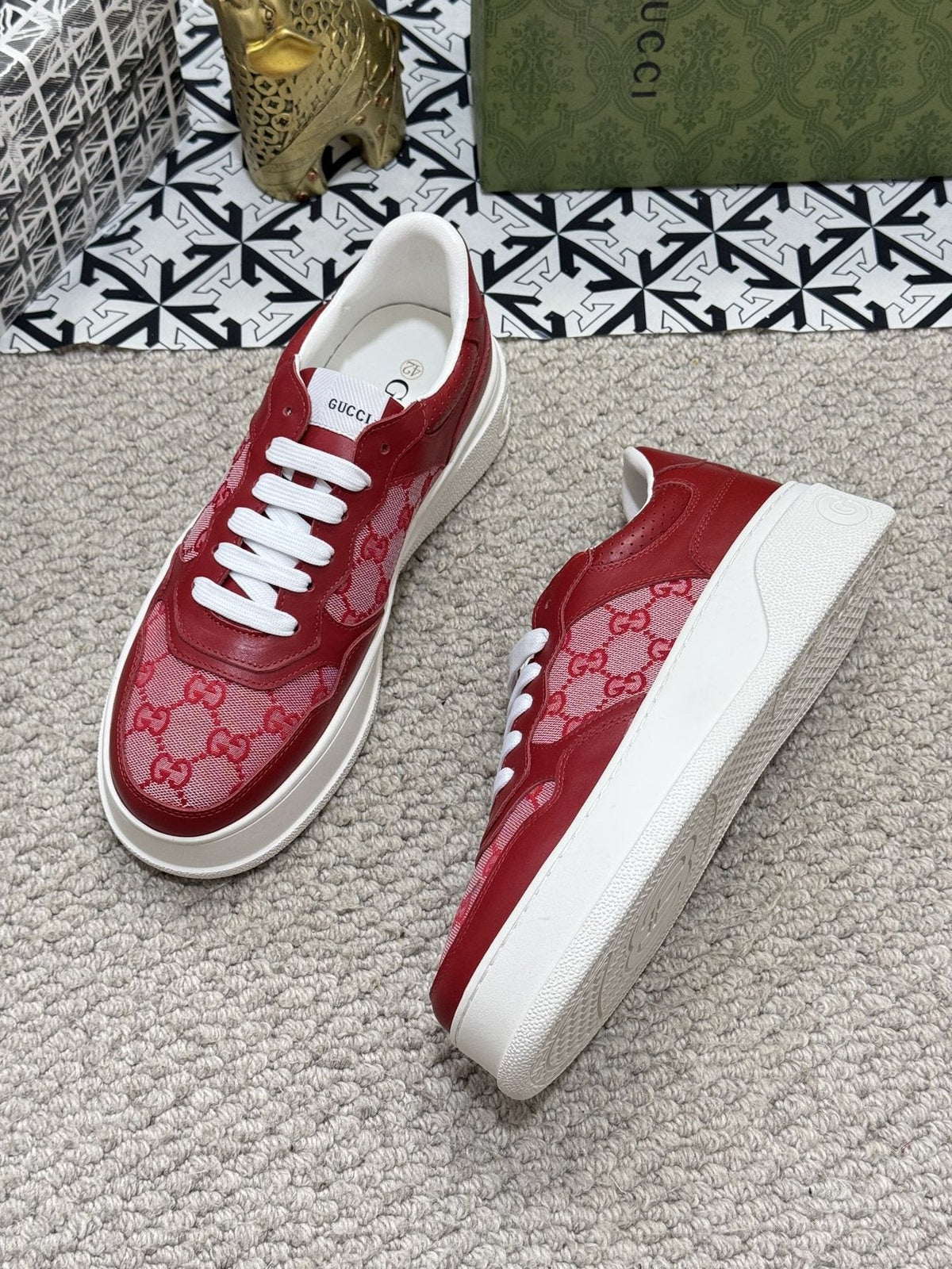 Gucci Patterned Low-Top Sneakers — front