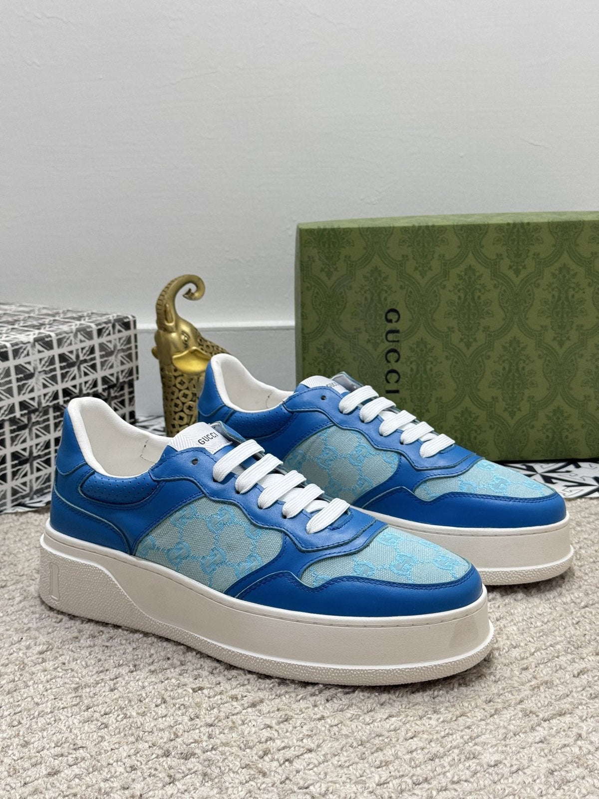Gucci Patterned Low-Top Sneakers — front