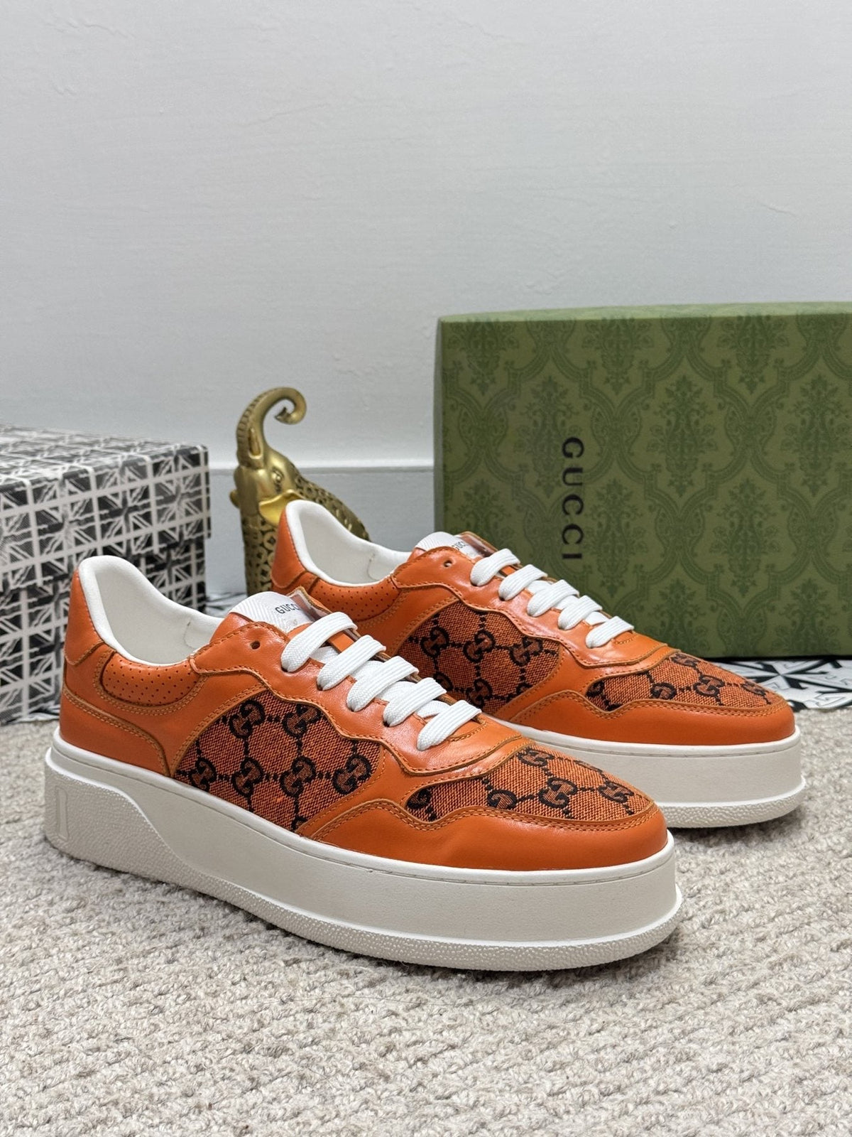 Gucci Patterned Low-Top Sneakers — front