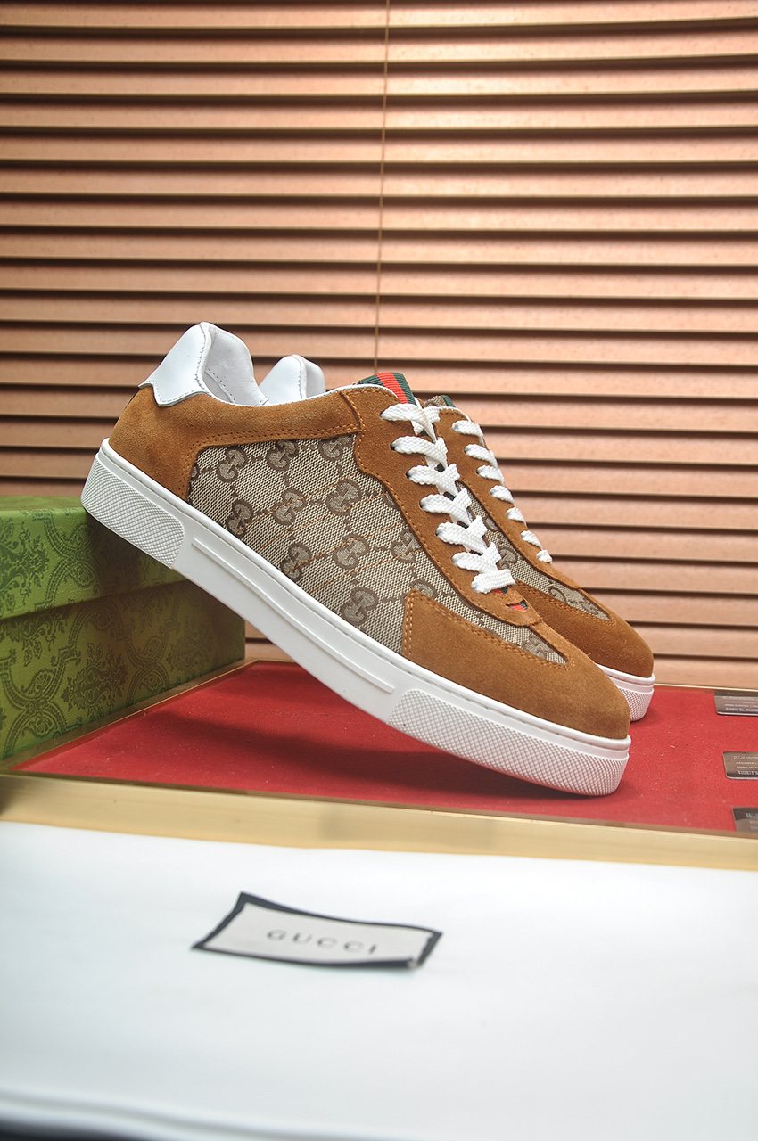 Gucci Black Patterned Low-Top Sneakers — front