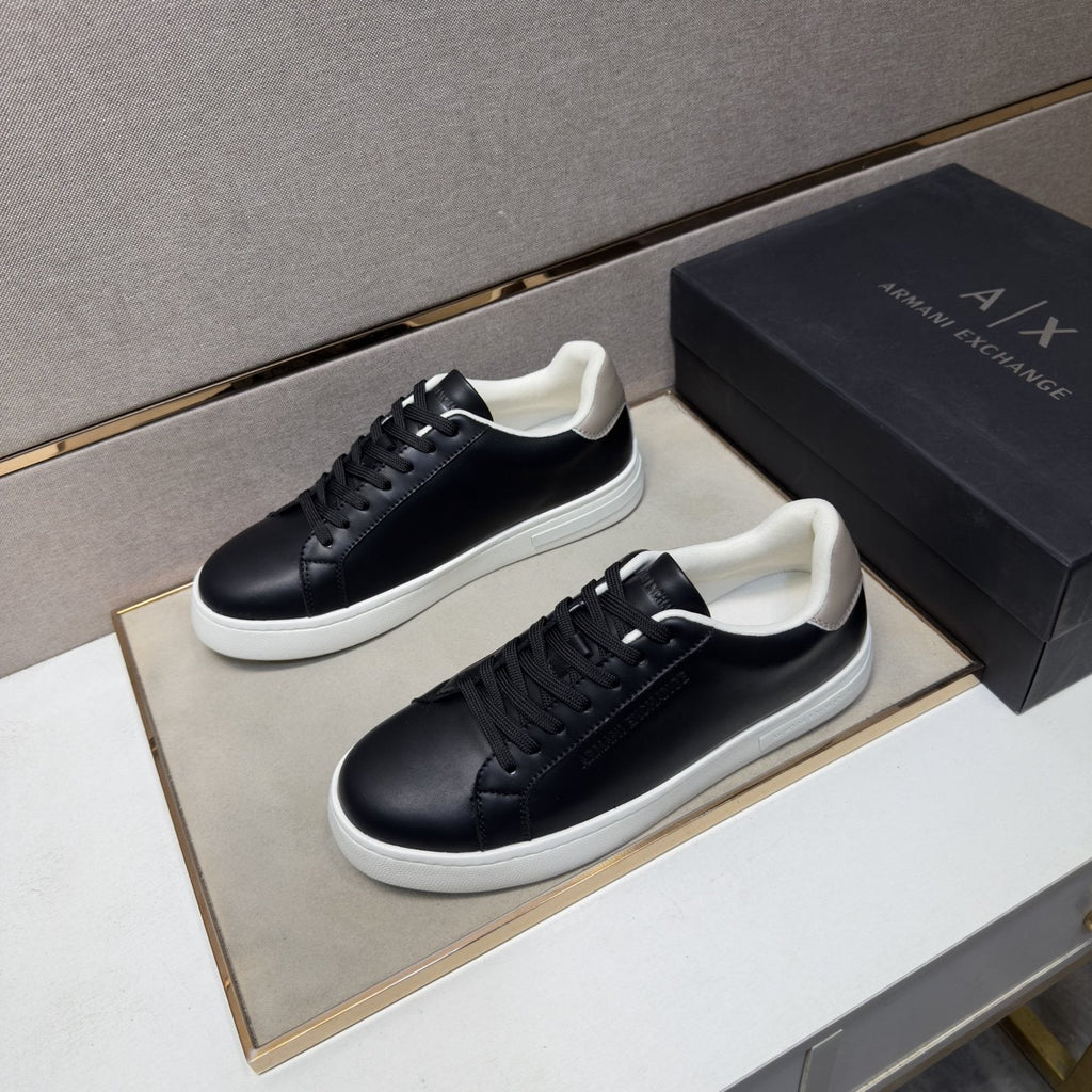 Armani Exchange Contrast Heel Low-Top Sneakers — front