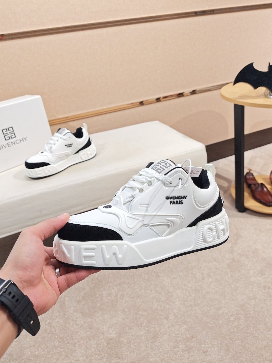 Givenchy Logo Low-Top Sneakers — front