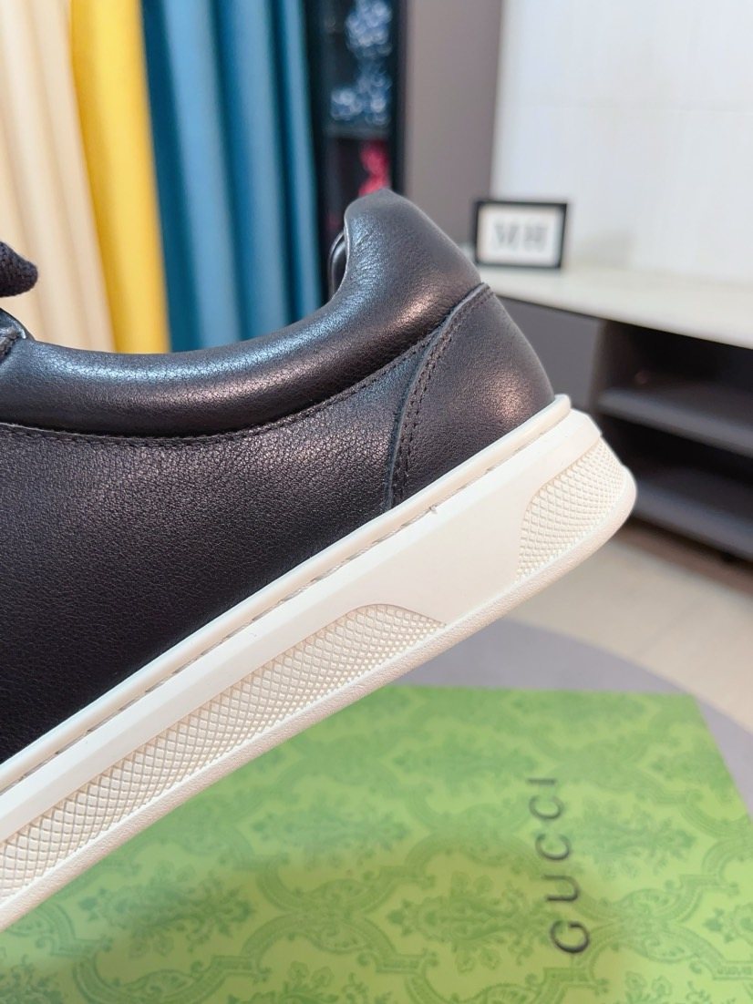 Gucci Low-Top Lace-Up Sneakers — detail