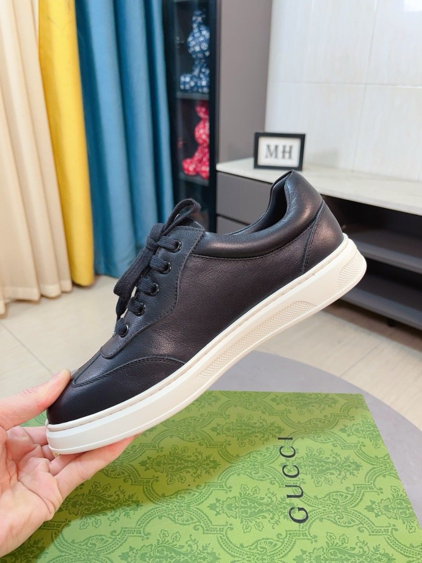 Gucci Low-Top Lace-Up Sneakers — side