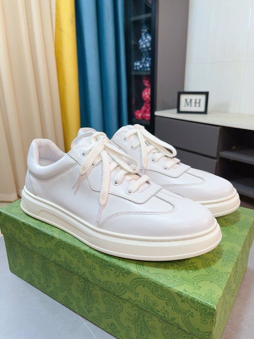Gucci Low-Top Lace-Up Sneakers — front